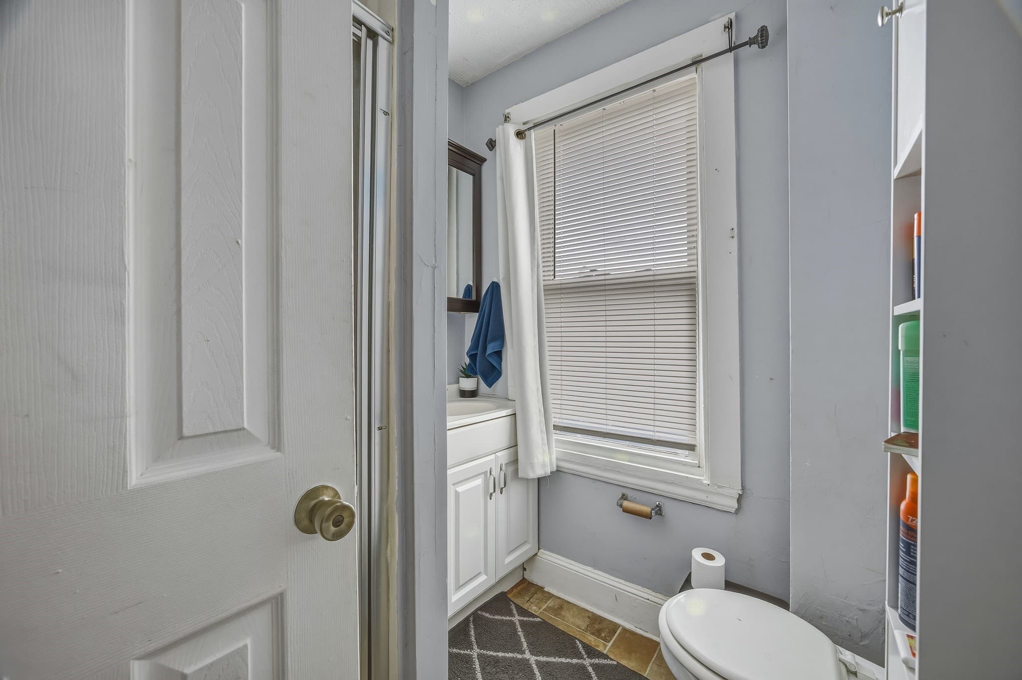 4 Family at 191 Bonney St, New Bedford MA 02740, photo 17 of 34