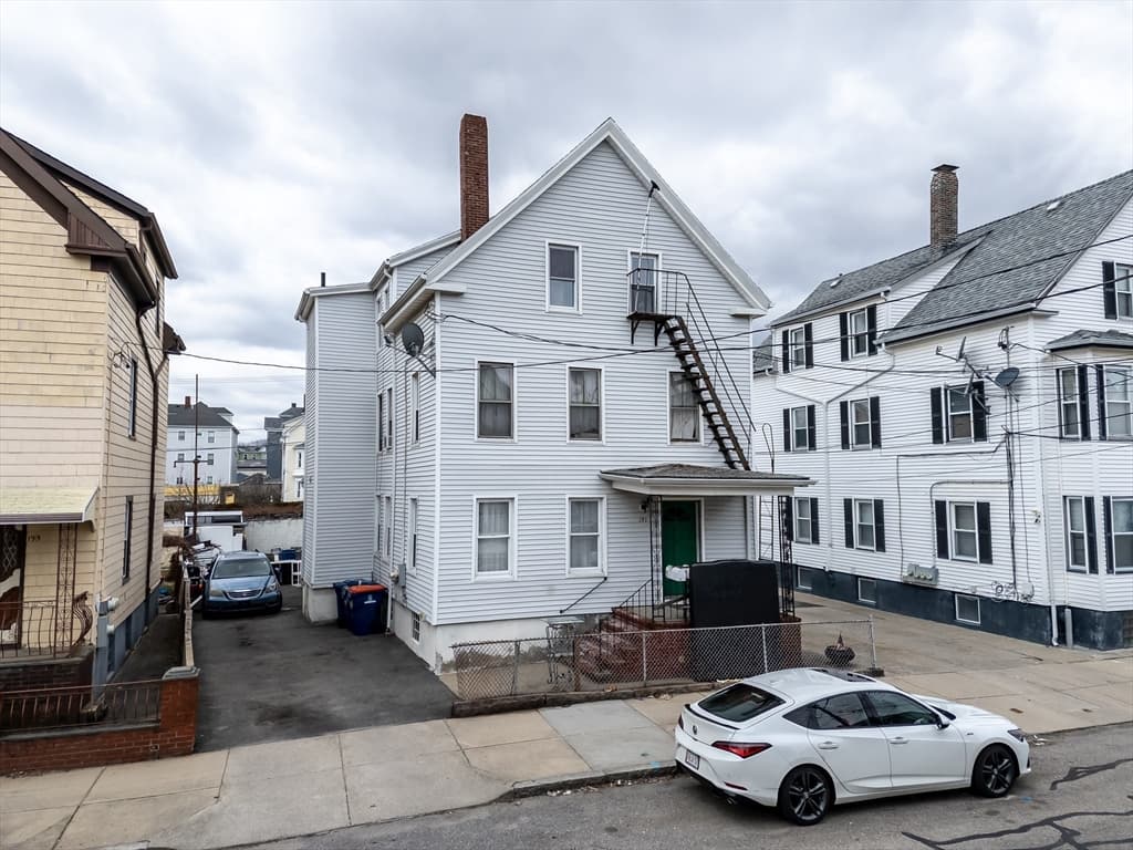 191 Bonney St, New Bedford MA 02740
