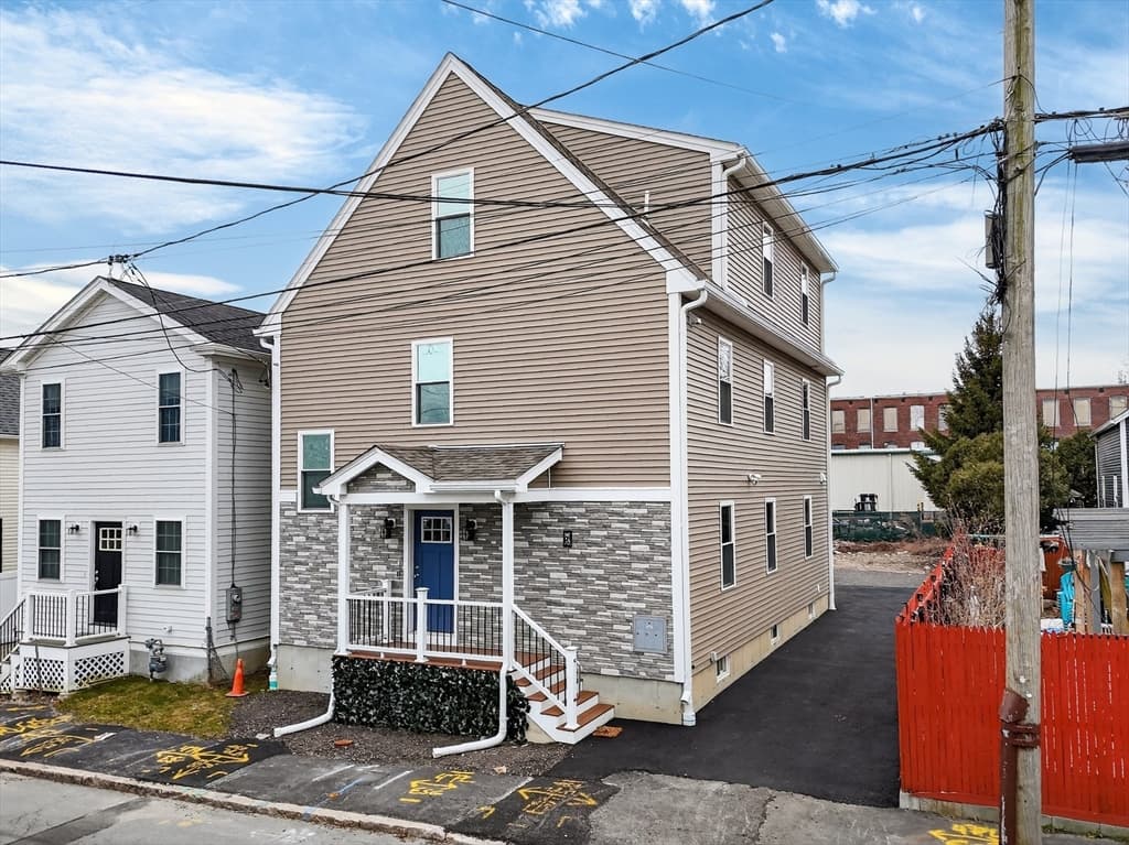 16 Washburn St, New Bedford MA 02740