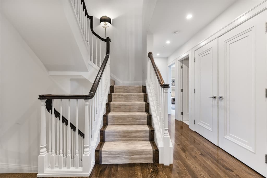Condominium at 4 Joy St PH, Boston MA 02108, photo 23 of 34