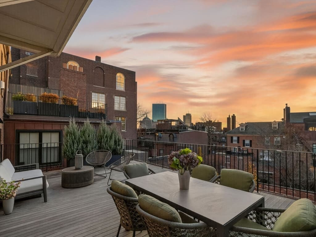 Condominium at 4 Joy St PH, Boston MA 02108, photo 7 of 34