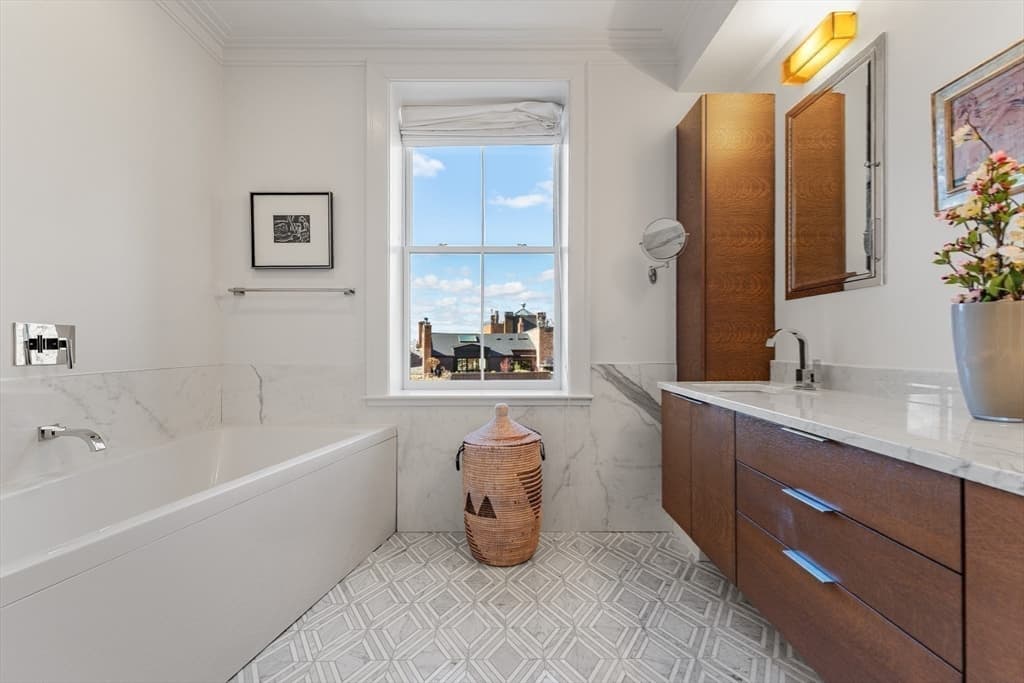 Condominium at 4 Joy St PH, Boston MA 02108, photo 20 of 34