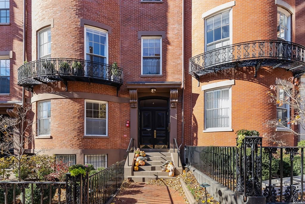 Condominium at 4 Joy St PH, Boston MA 02108, photo 34 of 34