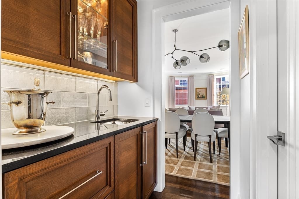 Condominium at 4 Joy St PH, Boston MA 02108, photo 14 of 34