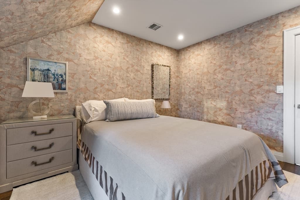 Condominium at 4 Joy St PH, Boston MA 02108, photo 29 of 34
