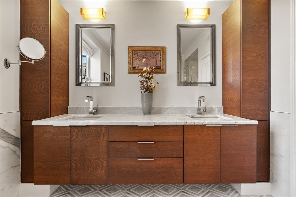 Condominium at 4 Joy St PH, Boston MA 02108, photo 21 of 34