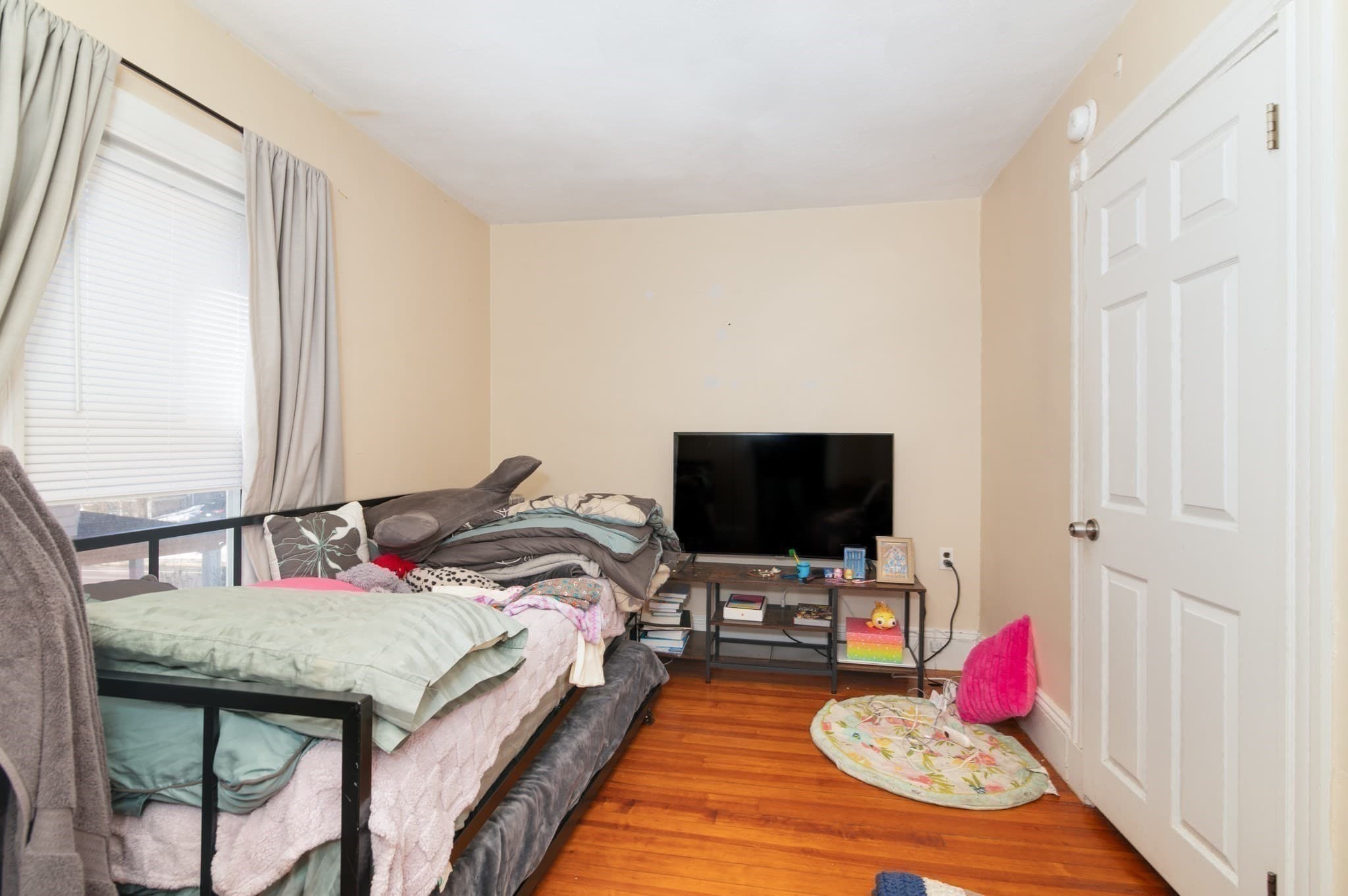 Multi Family at 165 Whitwell St, Quincy MA 02169, photo 27 of 39