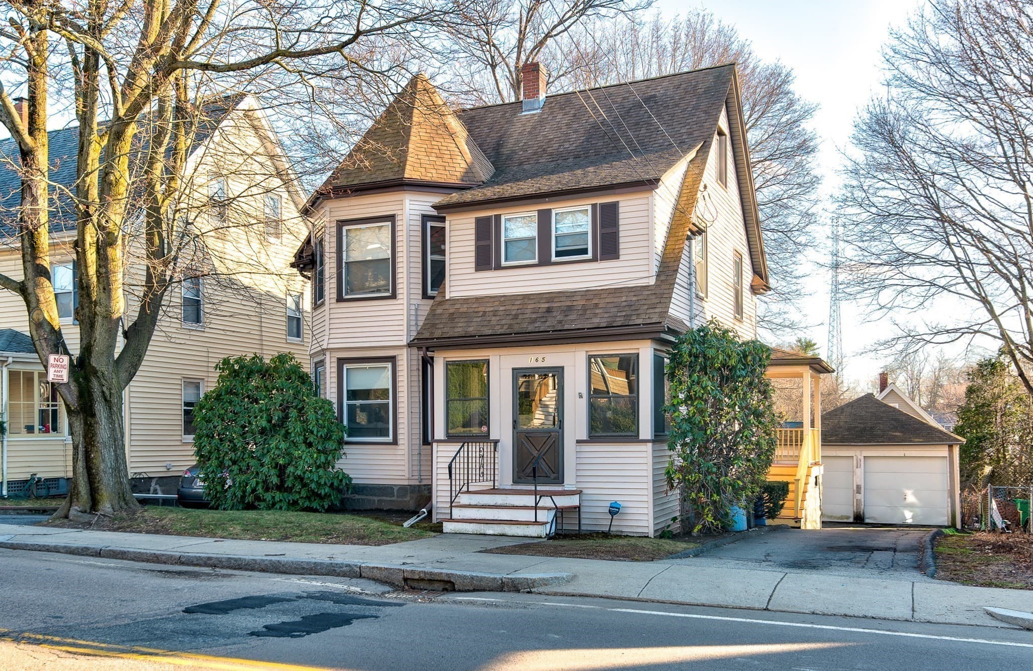 Multi Family at 165 Whitwell St, Quincy MA 02169, photo 2 of 39