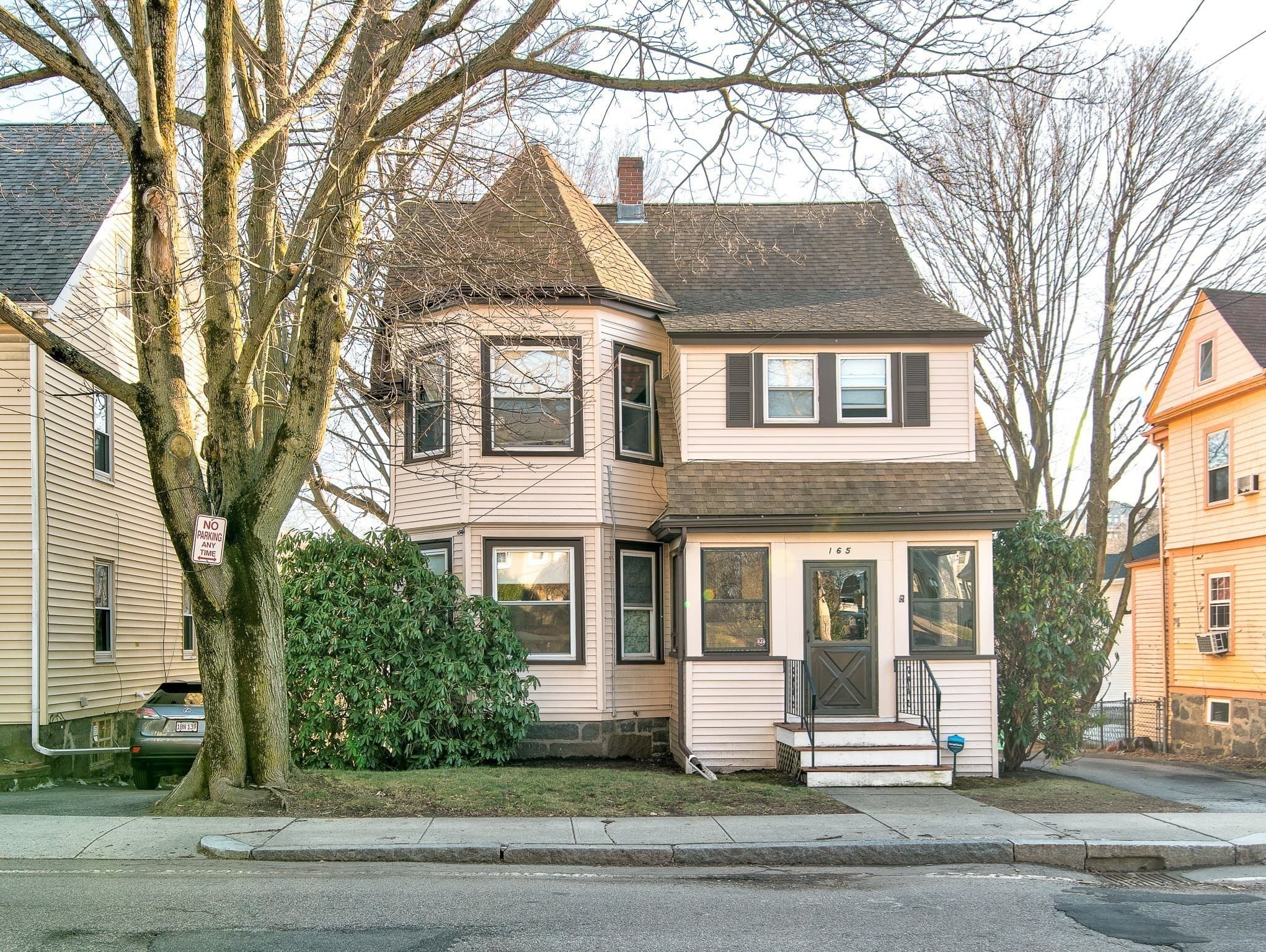 Multi Family at 165 Whitwell St, Quincy MA 02169, photo 3 of 39