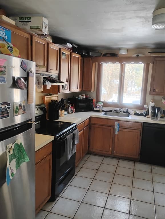 Single Family Residence at 8 Tony Ter, Bridgewater MA 02324, photo 2 of 5