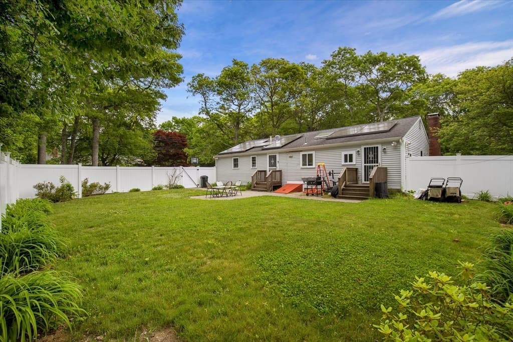 Single Family Residence at 1309 Shootflying Hill Rd, Barnstable MA 02632, photo 16 of 31