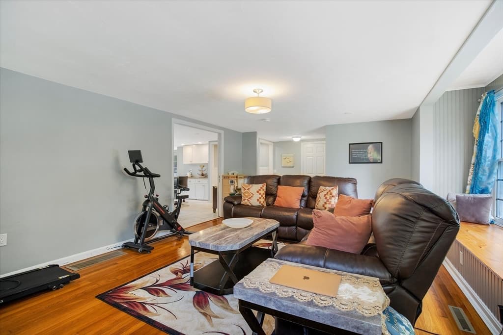 Single Family Residence at 1309 Shootflying Hill Rd, Barnstable MA 02632, photo 22 of 31
