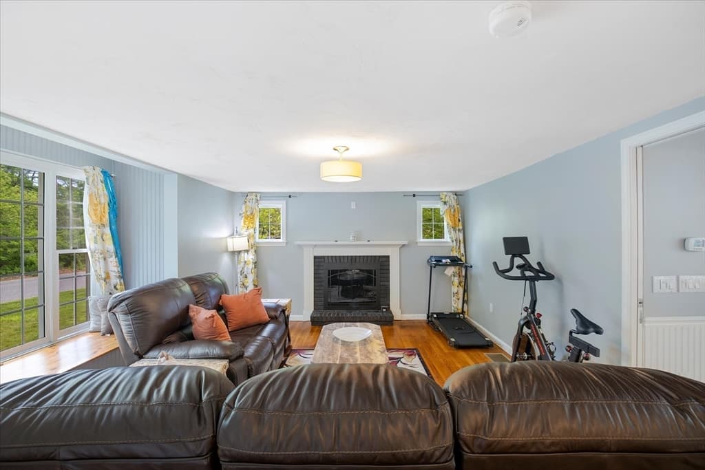 Single Family Residence at 1309 Shootflying Hill Rd, Barnstable MA 02632, photo 24 of 31