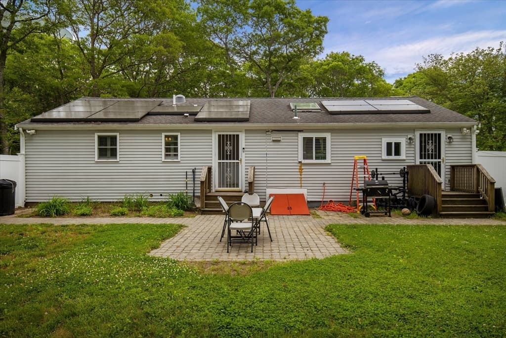 Single Family Residence at 1309 Shootflying Hill Rd, Barnstable MA 02632, photo 8 of 31