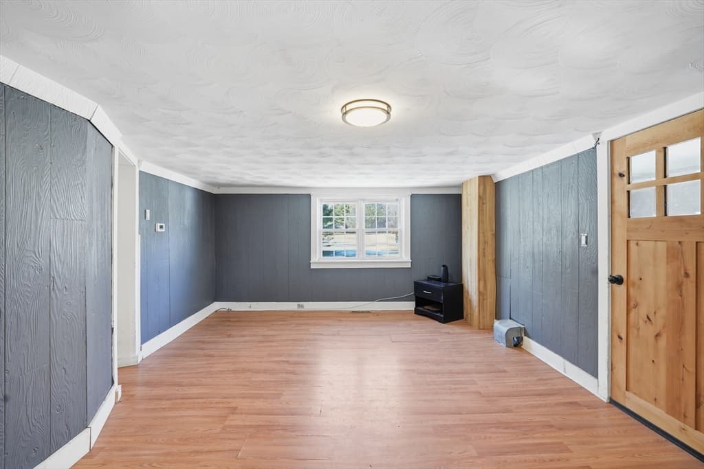 5 Torrey St, Easthampton MA 01027 photo 7
