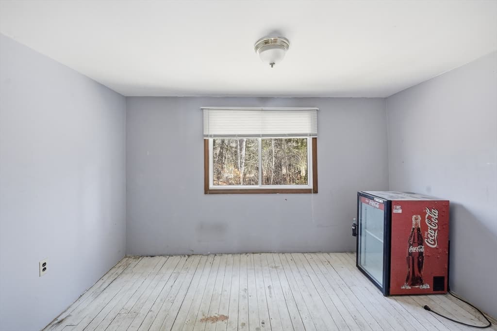 5 Torrey St, Easthampton MA 01027 photo 9