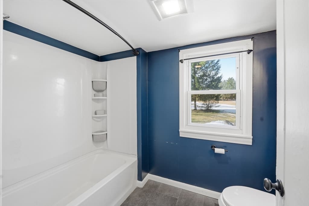 5 Torrey St, Easthampton MA 01027 photo 8