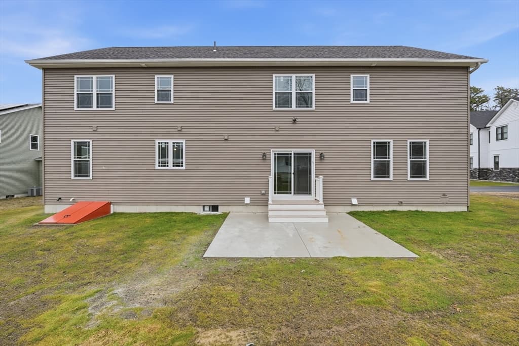 Single Family Residence at 110 Crystal Brook Drive, Springfield MA 01118, Springfield, photo 5 of 40