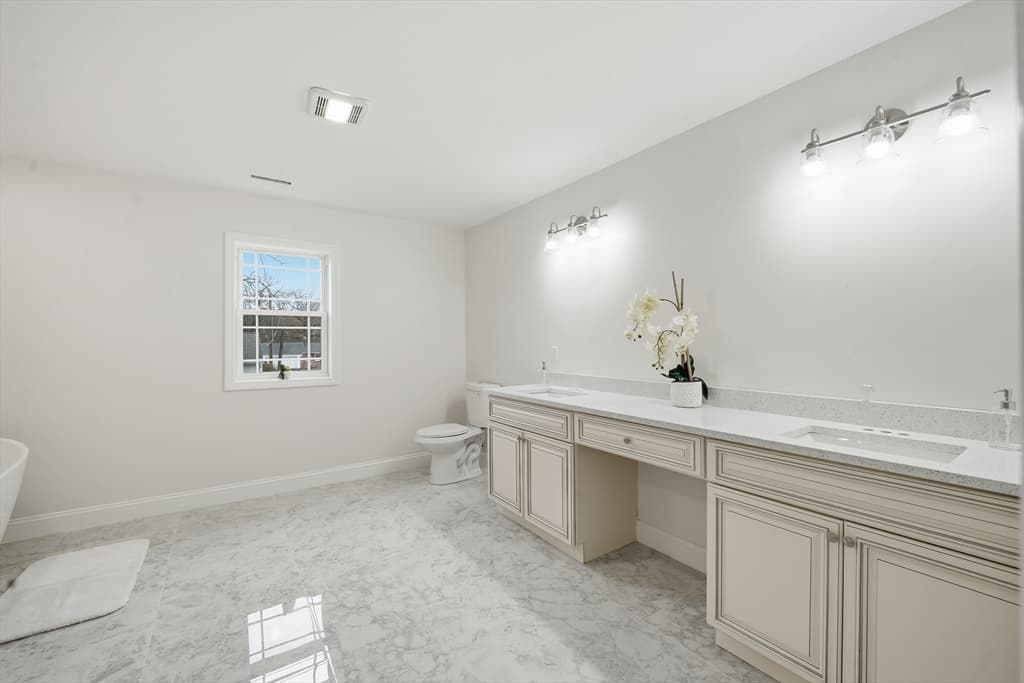 Single Family Residence at 110 Crystal Brook Drive, Springfield MA 01118, Springfield, photo 39 of 40