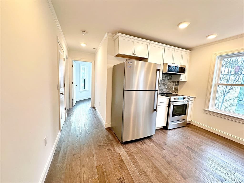 Condominium at 109 Boardman St # 6, Boston MA 02128, Boston, photo 12 of 25
