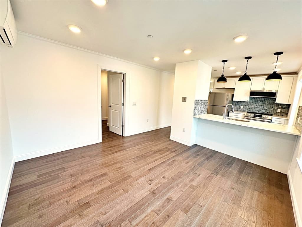 Condominium at 109 Boardman St # 6, Boston MA 02128, Boston, photo 5 of 25