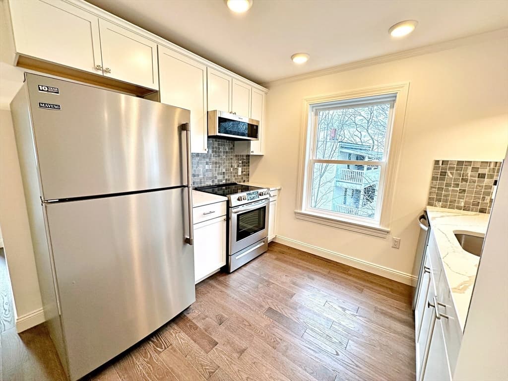 Condominium at 109 Boardman St # 6, Boston MA 02128, Boston, photo 11 of 25