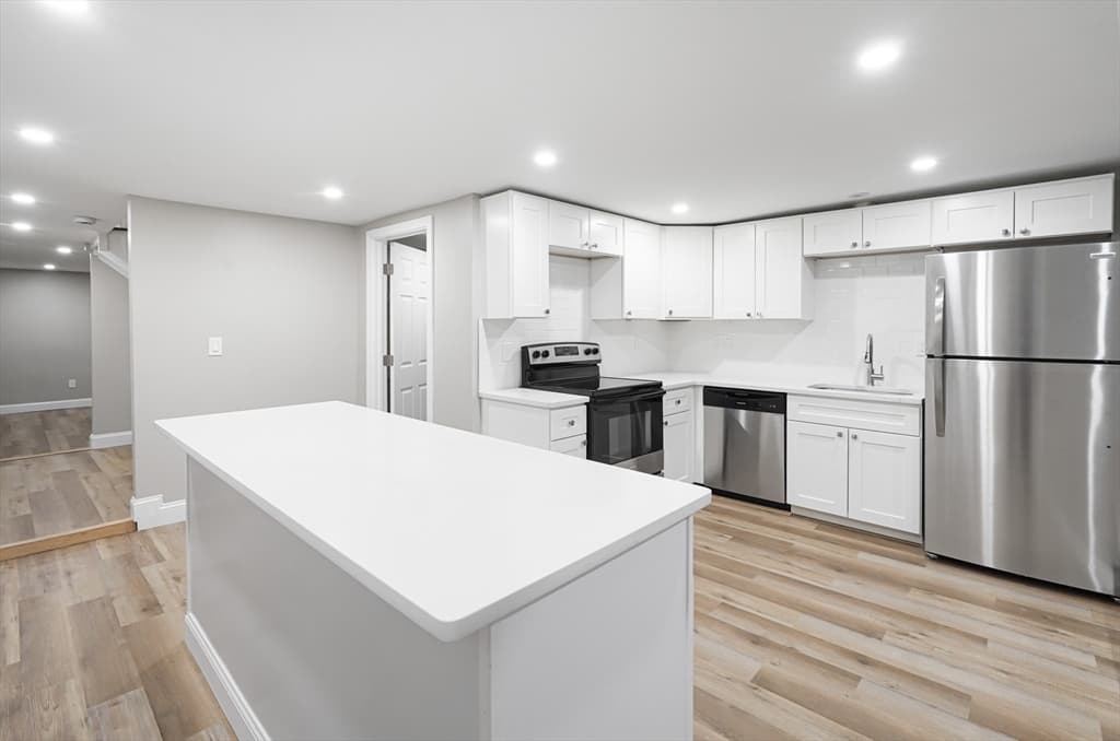 98 Southville Rd, Southborough MA 01772