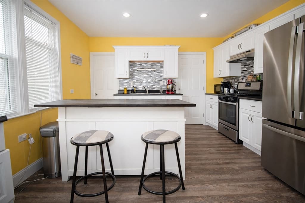 65 Stearns Ter, Chicopee MA 01013 photo 4