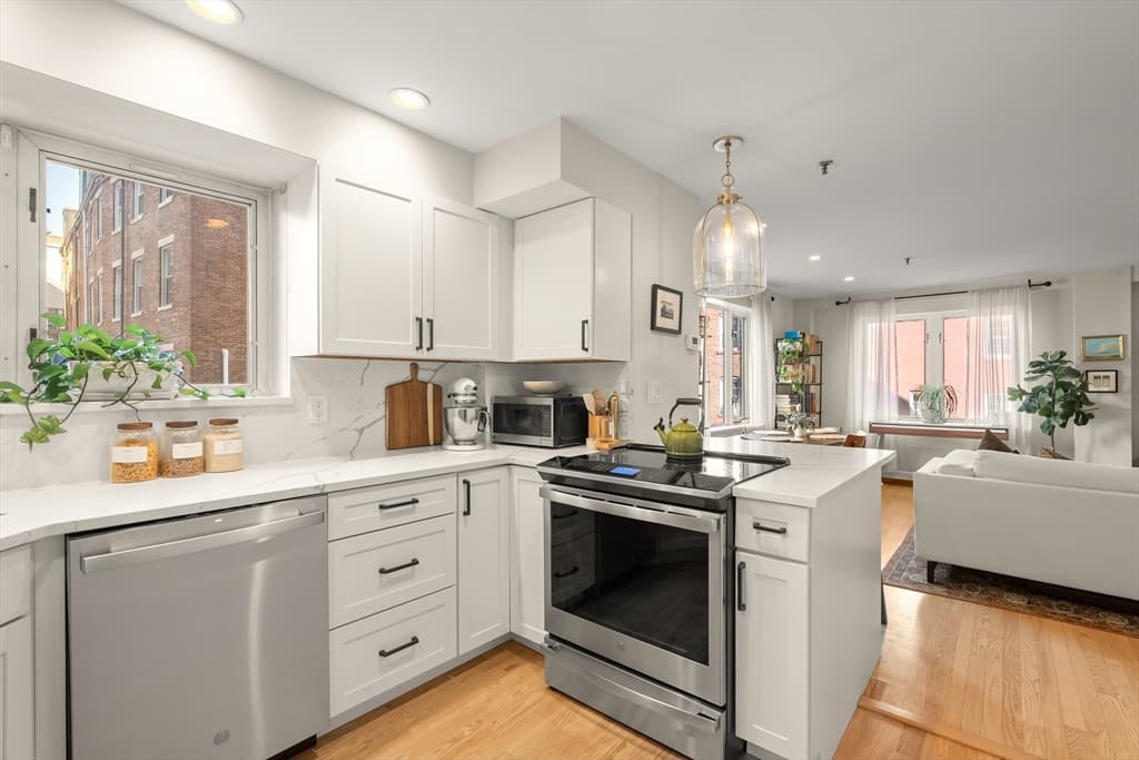 Condominium at 350 North St # 200, Boston MA 02113, photo 9 of 22