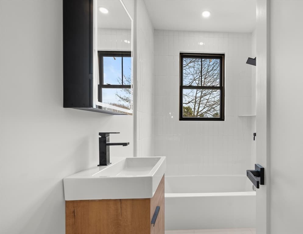 Condominium at 23-27 Cedar St # 27, Boston MA 02126, Boston, photo 6 of 16