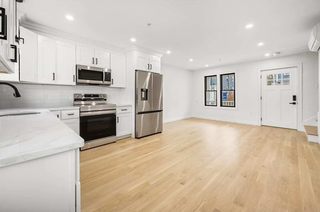 Condominium at 23-27 Cedar St # 27, Boston MA 02126, Boston, photo 3 of 16
