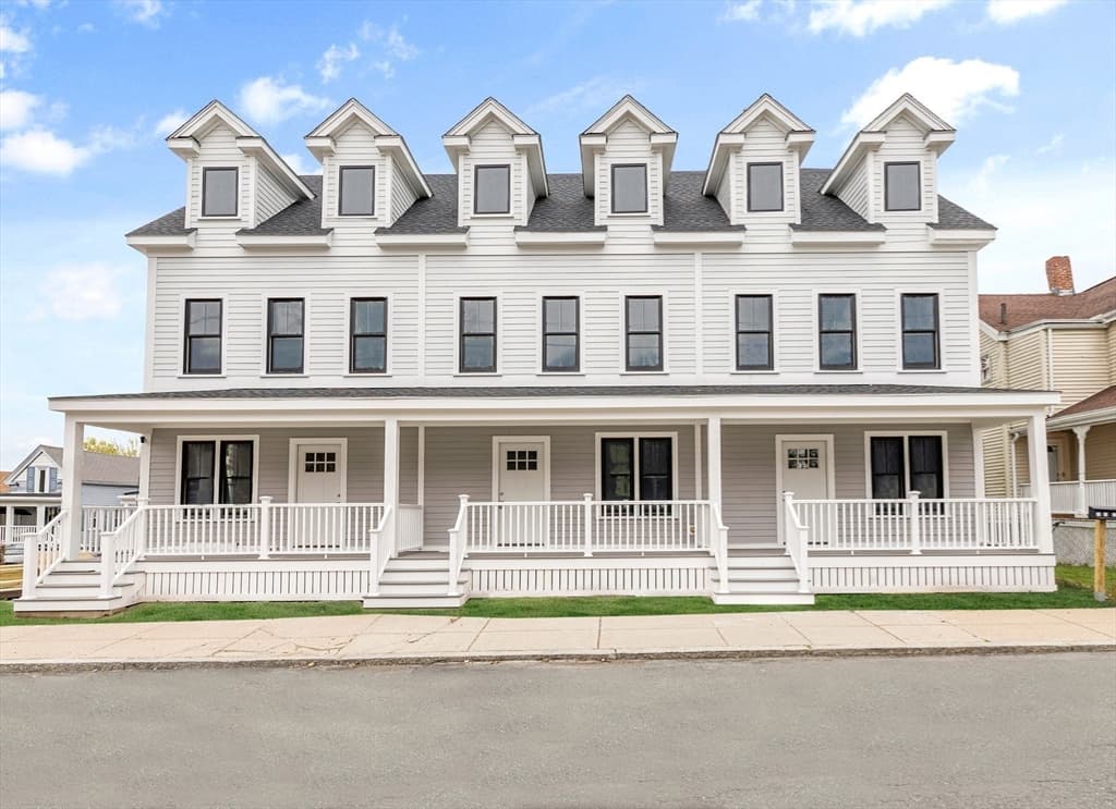 23-27 Cedar St # 27, Boston MA 02126