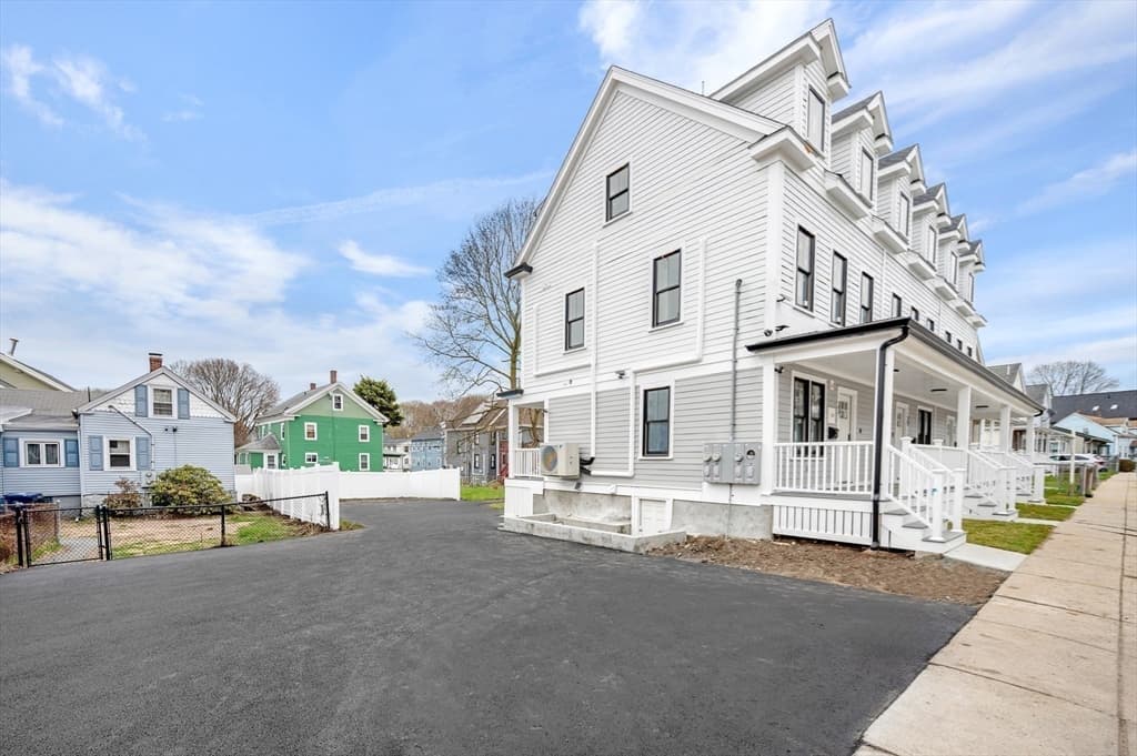 Condominium at 23-27 Cedar St # 27, Boston MA 02126, Boston, photo 11 of 16