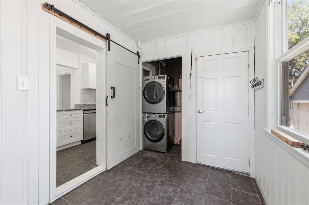 15 Waverly Ave, Everett MA 02149 photo 9
