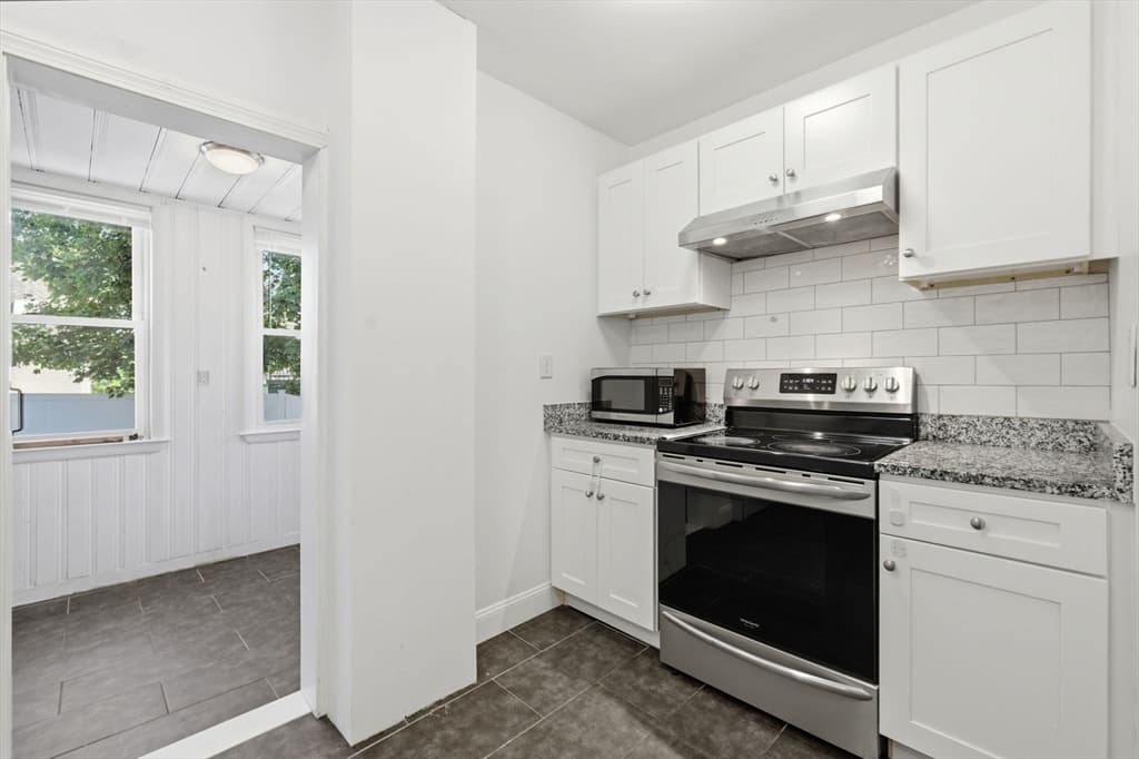 15 Waverly Ave, Everett MA 02149 photo 8