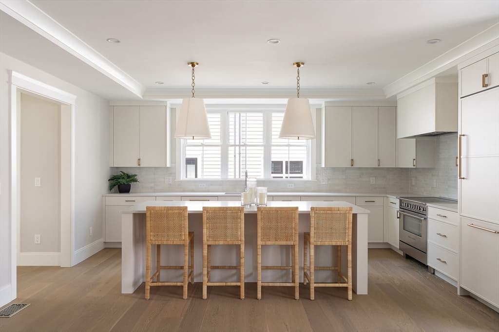 237 California St # 237, Newton MA 02456