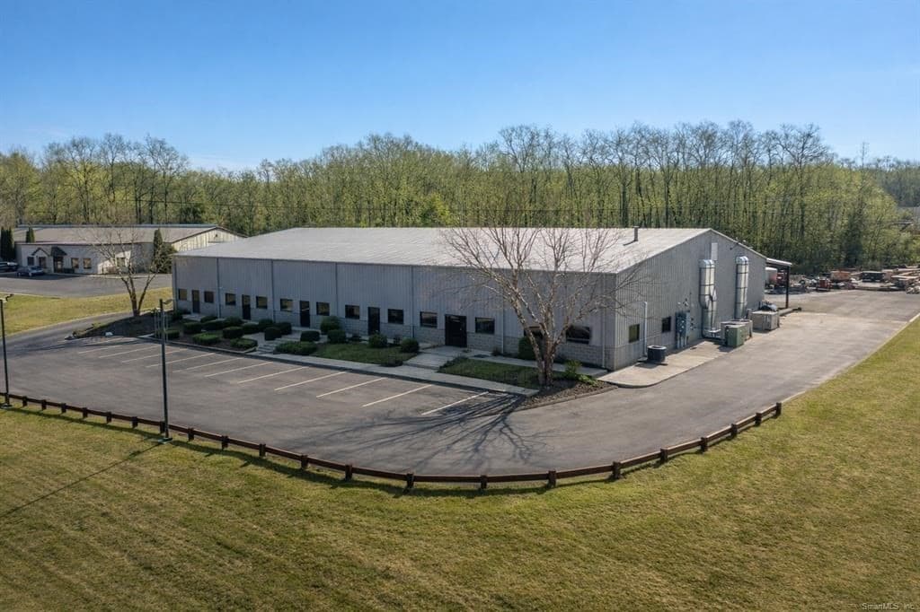 13 West Parkway, Plainfield CT 06374