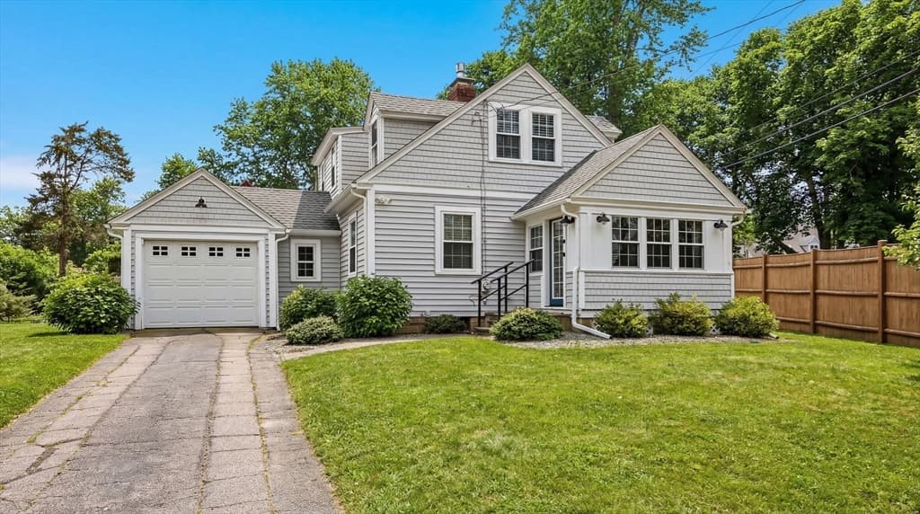 Single Family Residence at 182 Woods Hole Rd, Falmouth MA 02540, Falmouth, photo 2 of 42