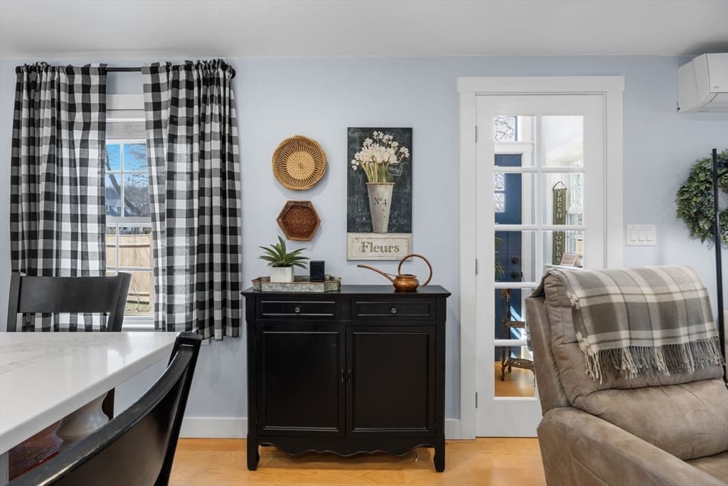 Single Family Residence at 182 Woods Hole Rd, Falmouth MA 02540, Falmouth, photo 11 of 42