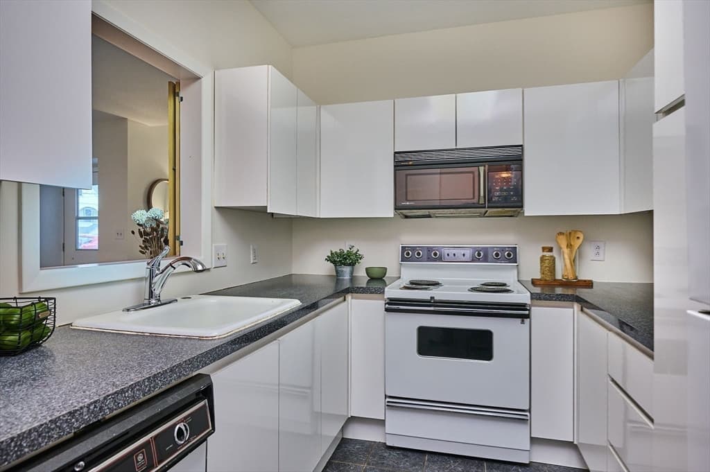 Condominium at 26 Crescent St # G2, Northampton MA 01060, Northampton, photo 12 of 25