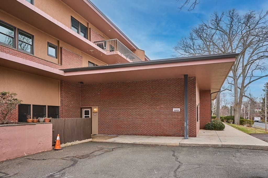 Condominium at 26 Crescent St # G2, Northampton MA 01060, Northampton, photo 22 of 25