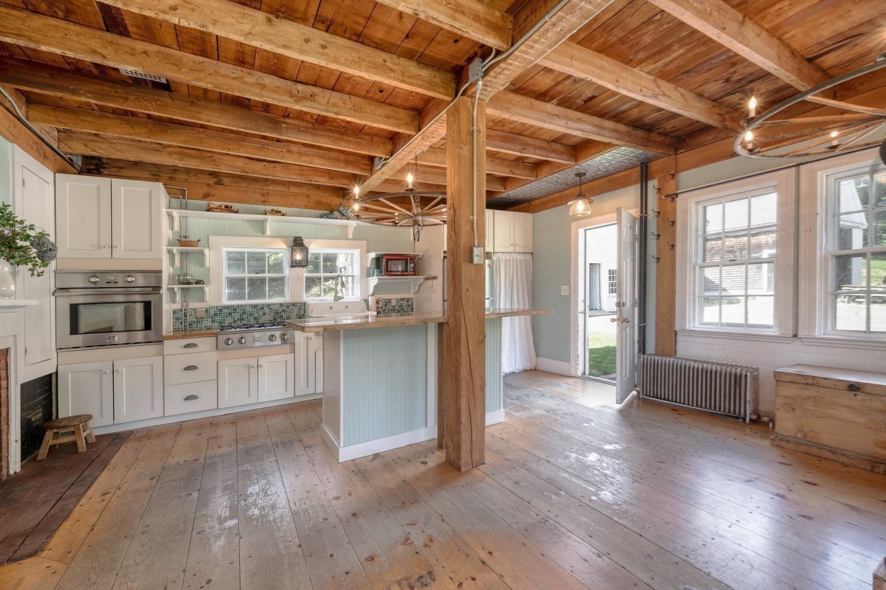 Single Family Residence at 316 Summer St, Marshfield MA 02050, photo 6 of 42