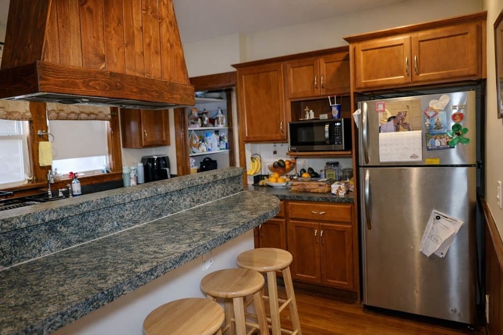 73 Bonair St, Somerville MA 02145 photo 2