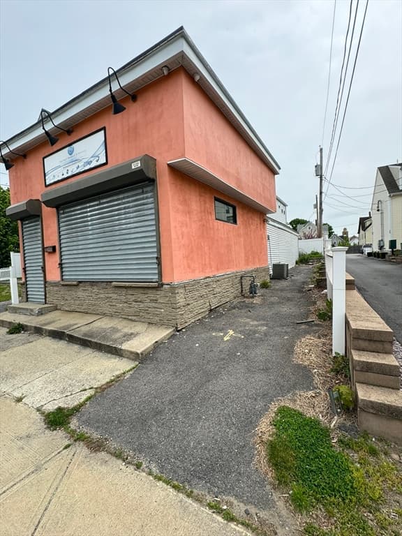 948 Warren Ave, Brockton MA 02301 photo 2