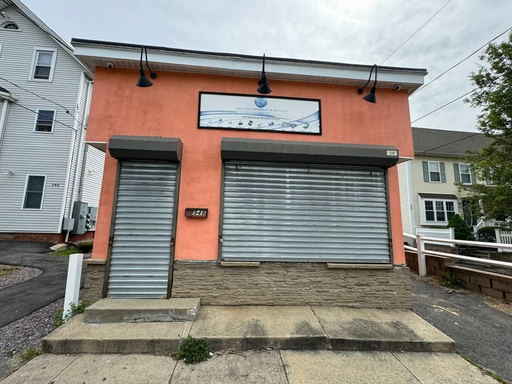 948 Warren Ave, Brockton MA 02301
