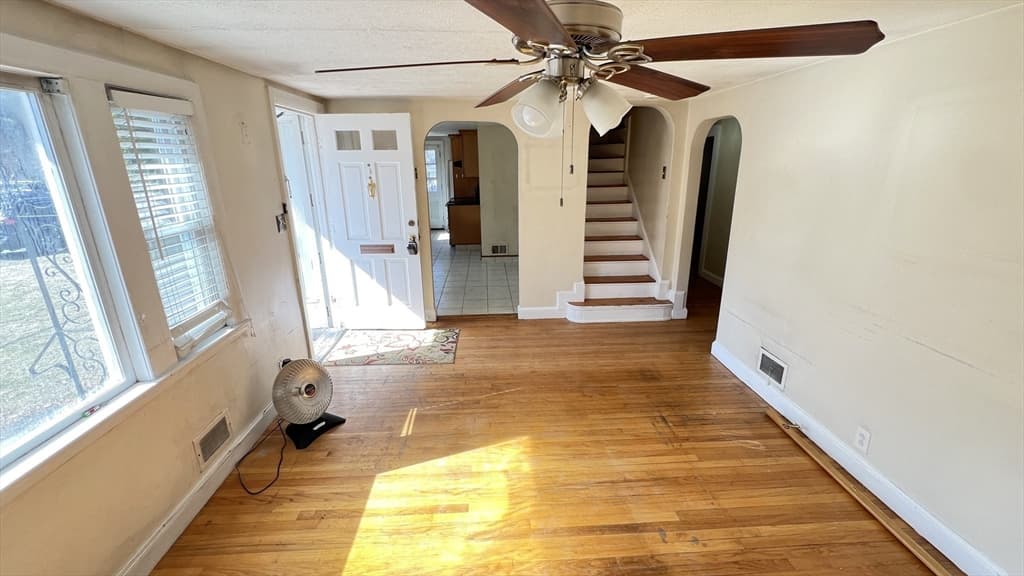 Single Family Residence at 2 Carpenter Rd, Lynnfield MA 01940, photo 5 of 20