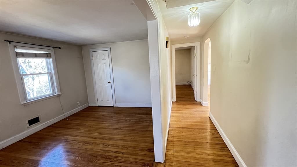 Single Family Residence at 2 Carpenter Rd, Lynnfield MA 01940, photo 10 of 20