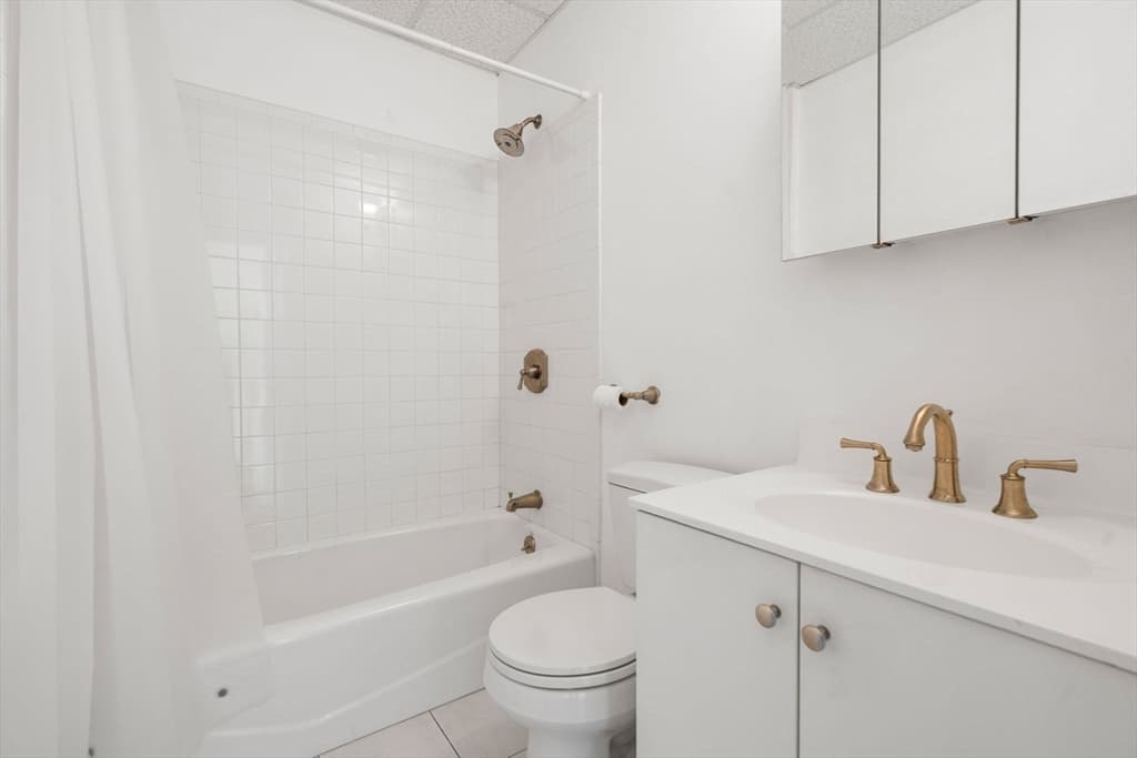 Condominium at 483 Beacon St, Boston MA 02115, photo 5 of 18