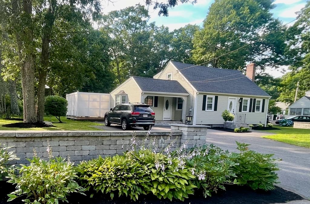 214 Mechanic St, Foxboro MA 02035