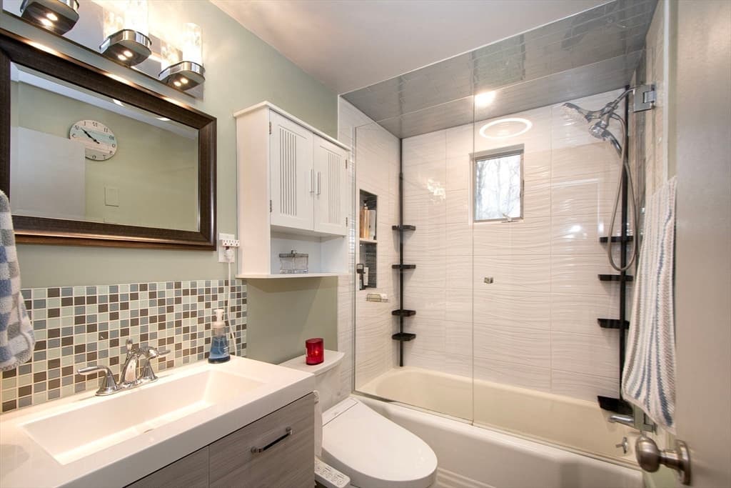 Single Family Residence at 214 Mechanic St, Foxboro MA 02035, photo 10 of 40